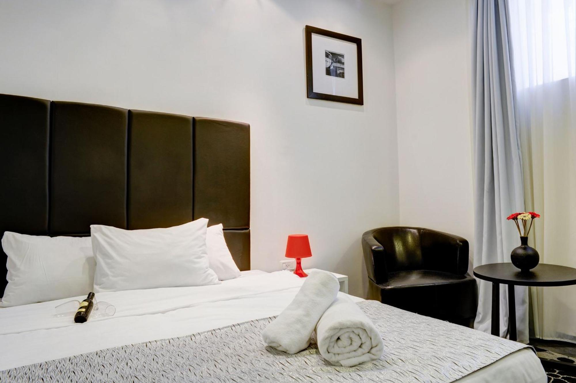 Geula Suites By Raphael Hotels Тель-Авив Номер фото