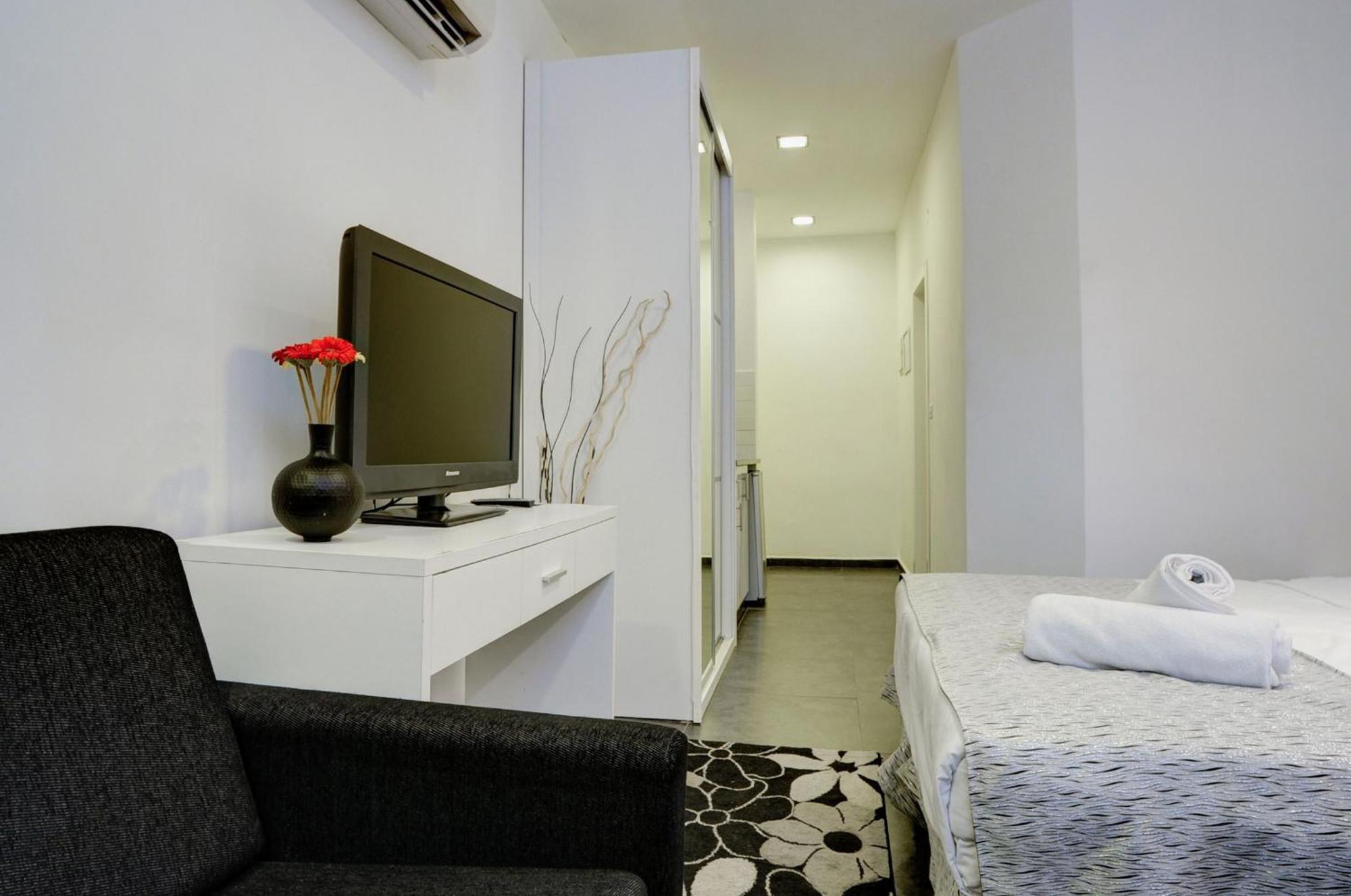Geula Suites By Raphael Hotels Тель-Авив Номер фото