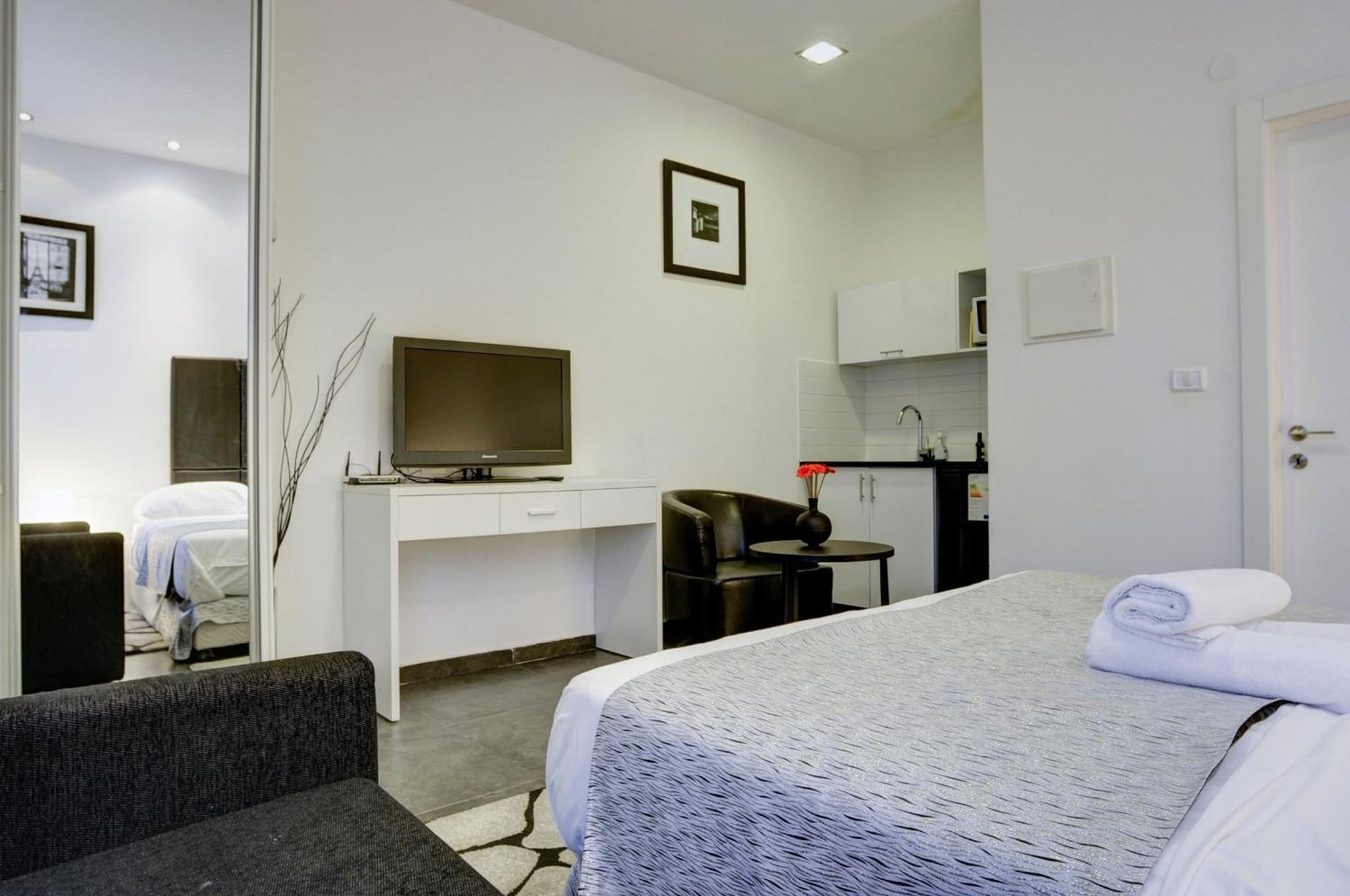 Geula Suites By Raphael Hotels Тель-Авив Номер фото