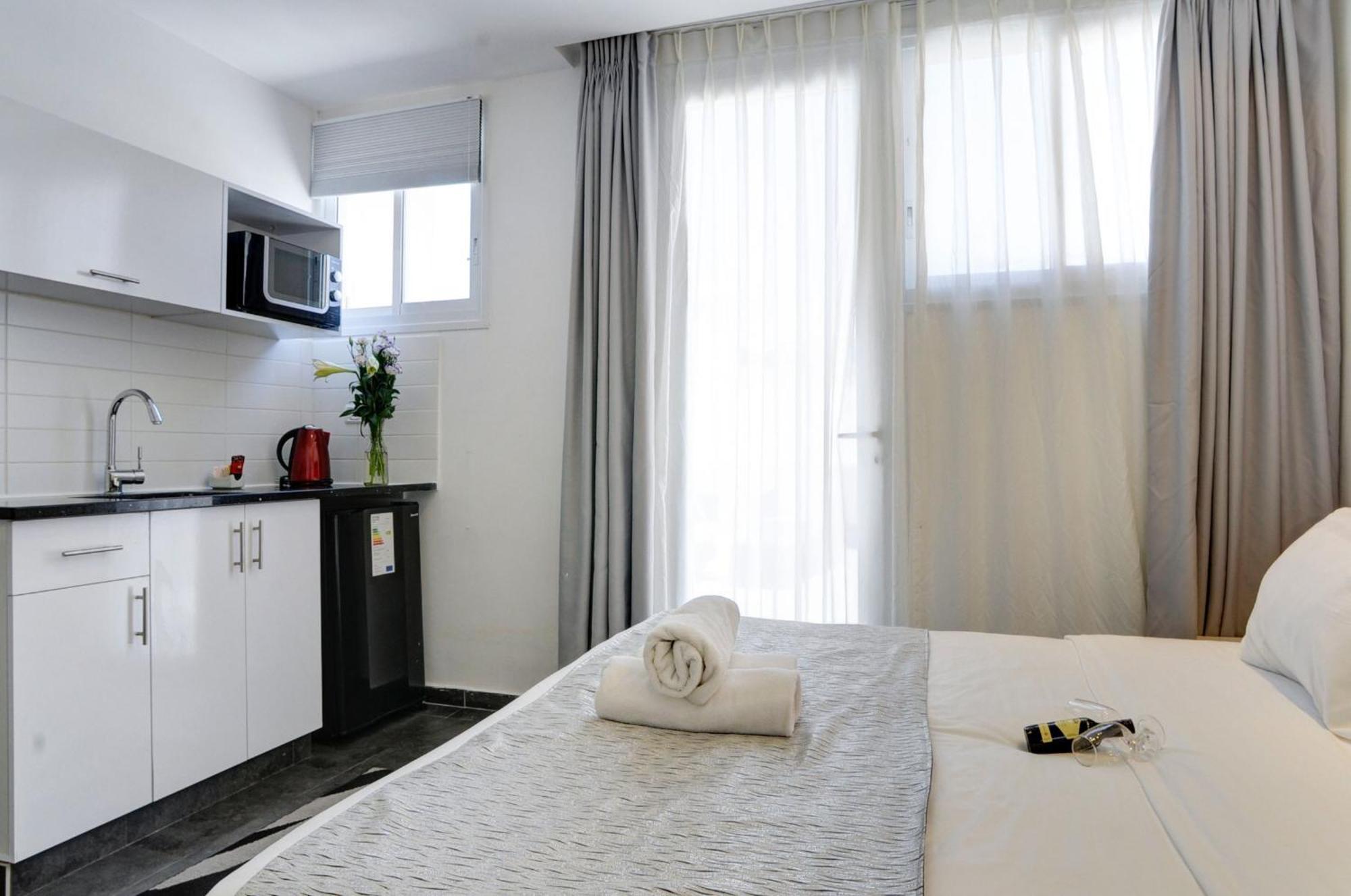 Geula Suites By Raphael Hotels Тель-Авив Номер фото